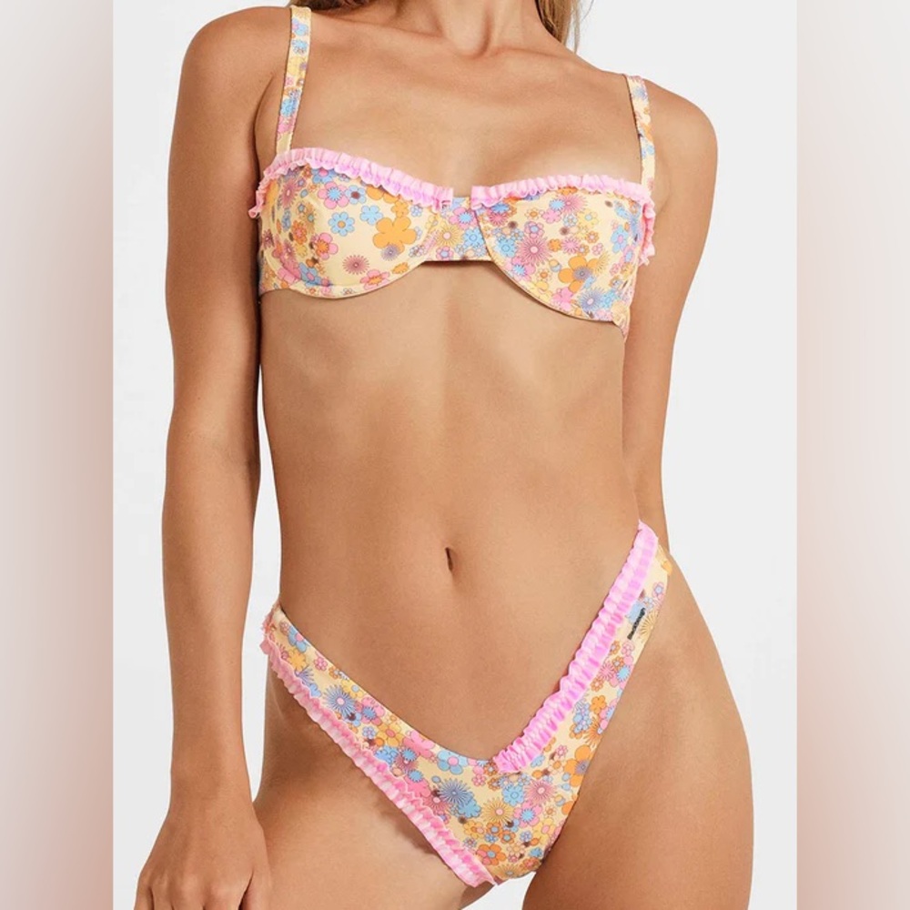 BLACKBOUGH Picnic Party Frilled set